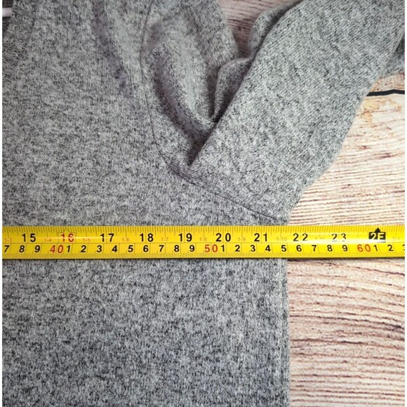Torrid 1 Super Soft Plush Sweater Women’s 1X Gray V-Neck Long Sleeve Comfy Boho - Picture 7 of 13